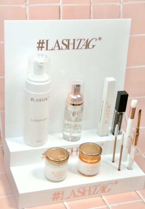 Lashtag Display
